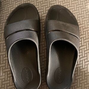 OOFOS Black Women's Sandals